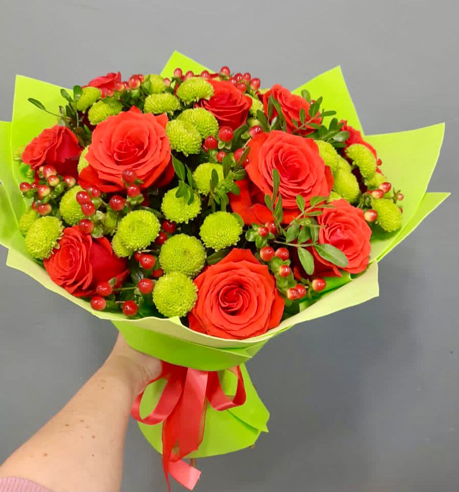 Букет цветов из: Хризантемы и Розы в Островцы