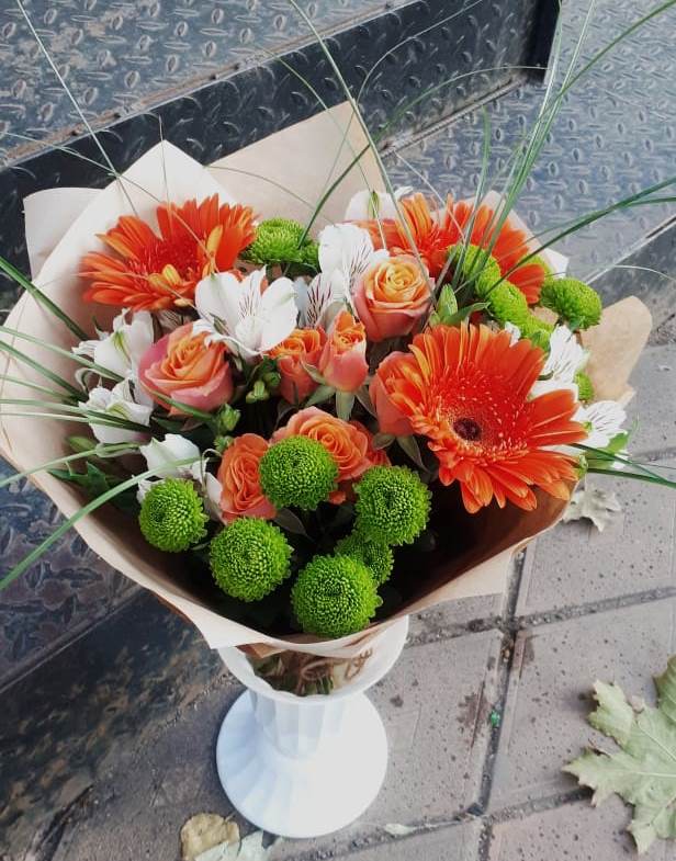 Букет цветов из: Герберы, Хризантемы, Альстромерии и Розы в Островцы