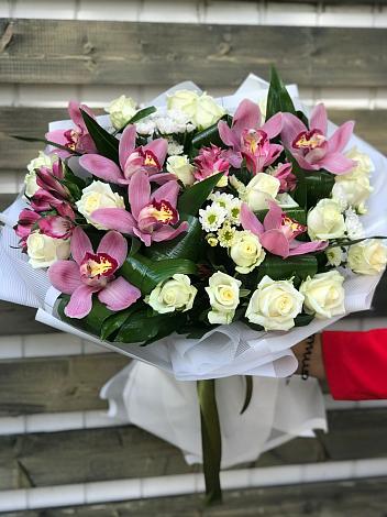 Букет цветов из: Розы и Хризантемы в Островцы