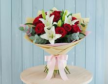 Букет цветов из:  Лилии и Розы в Островцы