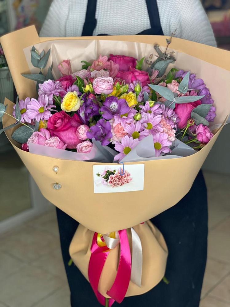 Букет цветов из: Хризантемы, Гвоздики и Альстромерии в Островцы