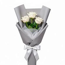 Букет 3 белые розы в Островцы
