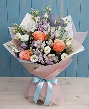 Букет цветов из:  Лизиантусы, Розы, Альстромерии и Гипсофила в Островцы