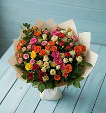 Букет Микс из разноцветных кустовых роз в Островцы
